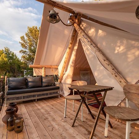 Plage Cachee - Glamping Vrboska Εξωτερικό φωτογραφία