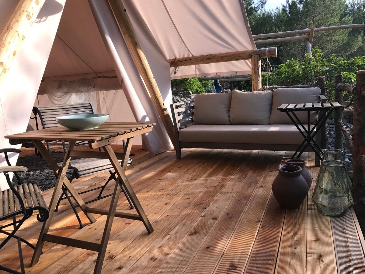 Plage Cachee - Glamping Vrboska Εξωτερικό φωτογραφία