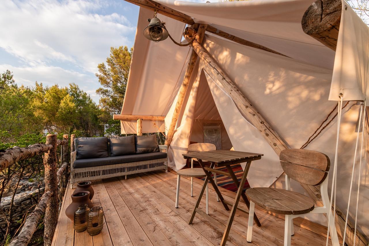 Plage Cachee - Glamping Vrboska Εξωτερικό φωτογραφία