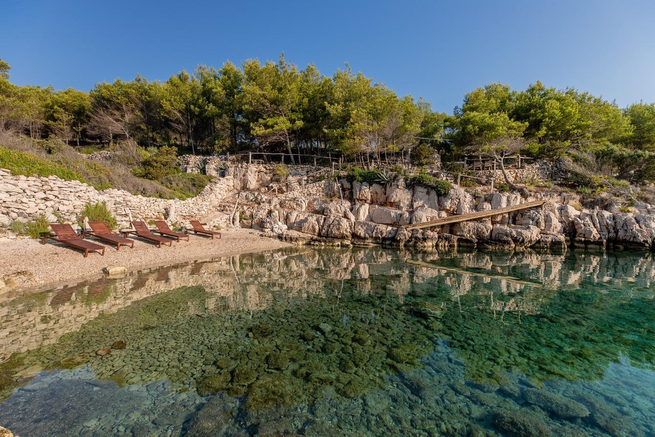 Plage Cachee - Glamping Vrboska Εξωτερικό φωτογραφία