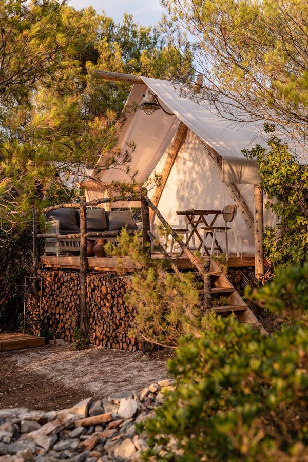 Plage Cachee - Glamping Vrboska Εξωτερικό φωτογραφία
