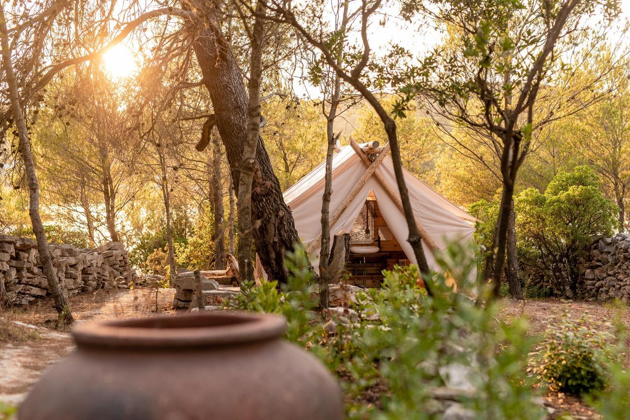 Plage Cachee - Glamping Vrboska Εξωτερικό φωτογραφία