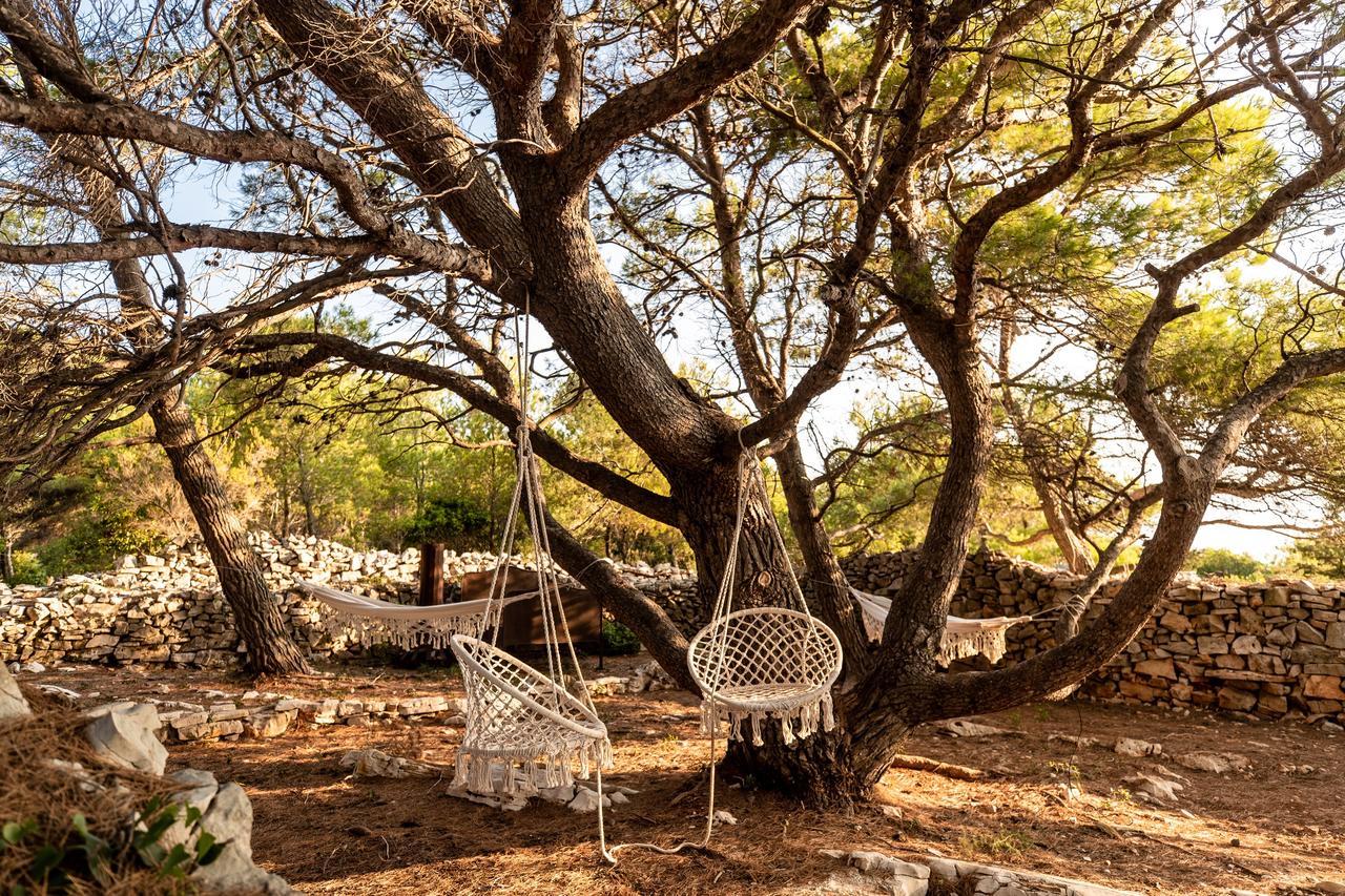 Plage Cachee - Glamping Vrboska Εξωτερικό φωτογραφία