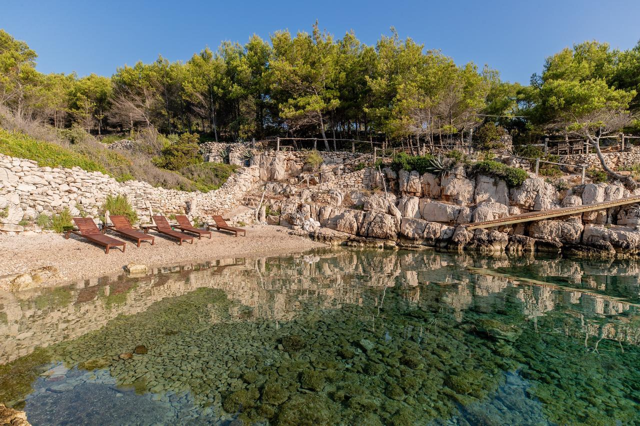 Plage Cachee - Glamping Vrboska Εξωτερικό φωτογραφία